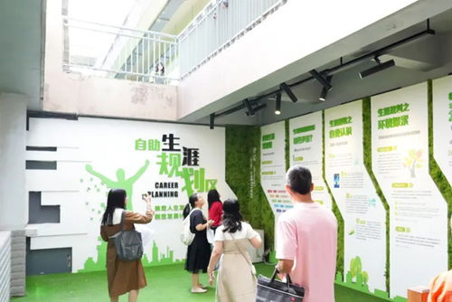 重慶市中小學(xué)心理健康骨干教師國(guó)培班赴兩江中學(xué)訪(fǎng)學(xué)交流，共筑師生心靈成長(zhǎng)橋梁